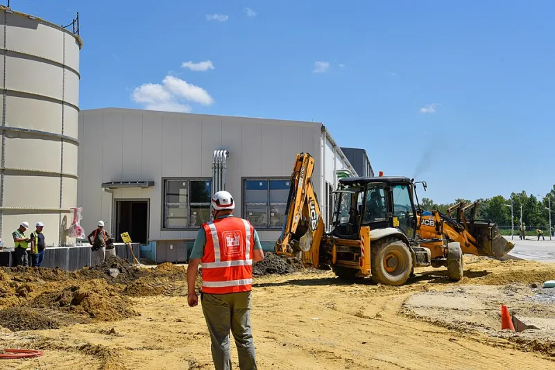 Tabuk Calling: The American Engineers Trading Kansas for the Desert's Biggest Build Sites