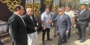 محافظ الدقهلية يقدم واجب العزاء لأسر ضحايا حادث تصادم طريق شرق العوينات