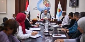 رئيس مياه القناة يناقش خطط الإحلال والتجديد لمياه الشرب والصرف الصحي