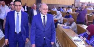 رئيس جامعة سوهاج يتفقد امتحانات كليات التمريض والهندسة والزراعة