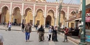 ساحة المسجد الأحمدى بطنطا تستعد لاستقبال الآلاف فى صلاة عيد الأضحى