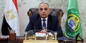 محافظ الإسماعيلية يتابع استعدادات مديرية الشئون الصحية بالمحافظة
