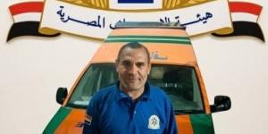 مسعف سوهاجي يخاطر بنفسه لإنقاذ مصاب داخل بئر عميق غرب طهطا.. فيديو