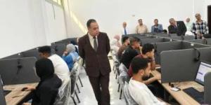 رئيس جامعة العريش يتفقد سير الاختبارات الإلكترونية
