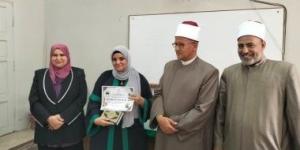 مدير أوقاف سوهاج يكرم الواعظات المتميزات خلال لقاء لتعزيز الدور الدعوى للمرأة