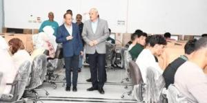 رئيس جامعة القناة يتابع الاختبارات الإلكترونية لطلاب العلاج الطبيعي