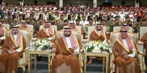 أمير جازان يُكرِّم المشاركين من المنطقة في أعمال الحج