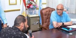 محافظ الإسكندرية يعقد لقاء جماهيريا لبحث شكاوى مواطني حى شرق ووسط