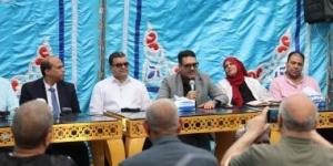 رئيس مياه القليوبية يلتقي أهالي أرض الوزير بالخانكة لبحث توصيل خدمة الصرف