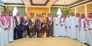 نائب أمير تبوك يطّلع على خطط تطوير الخدمات الصحية ومستجدات التحول الصحي بالمنطقة