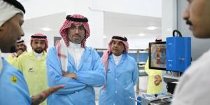 محافظ جدة يطّلع على مشروعات المدينة الصناعية الأولى ويزور عددًا من المنشآت الصناعية والإنتاجية