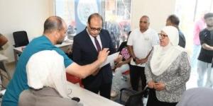 نائب رئيس جامعة الإسماعيلية الأهلية يتفقد مكتب التنسيق الإلكتروني