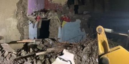 انهيار جزئي لمنازل آيلة للسقوط بقرية أبو صير فى الغربية