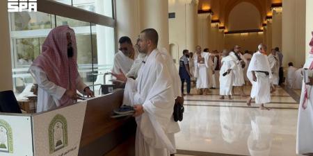 الشؤون الإسلامية بالمدينة المنورة توفّر مترجمين بعدة لغات في ميقات ذي الحليفة لخدمة ضيوف الرحمن