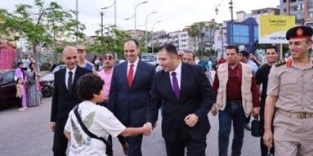 محافظ دمياط يؤدى صلاة عيد الأضحى المبارك بساحة ميدان الساعة
