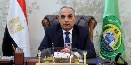 محافظ الإسماعيلية يتابع تنفيذ خطة التأمين الطبى بالشواطئ والحدائق العامة