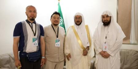 وزير الشؤون الإسلامية يلتقي ضيوف برنامج خادم الحرمين الشريفين للحج من سريلانكا وكازاخستان والهند
