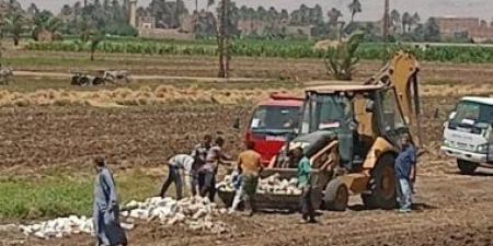 محافظ سوهاج يحيل المتهم بتبوير نصف فدان من الأرض الزراعية فى الصلعا للنيابة