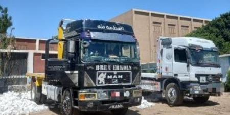 محافظ سوهاج: ضبط سيارتي نقل بطوب أبيض وإحالة الواقعة للنيابة