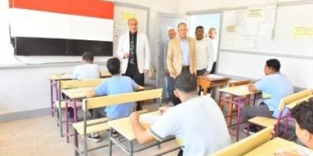 محافظ أسيوط يتفقد لجان الشهادة الإعدادية للاطمئنان على توفير الأجواء المناسبة للطلاب