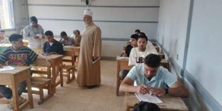 رئيس منطقة سوهاج الأزهرية يتفقد لجان الثانوية بجهينة وطهطا