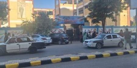 طلاب الشهادة الإعدادية فى أسيوط يؤدون امتحان العلوم.. فيديو