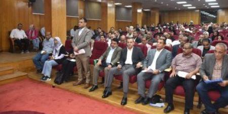 الأقصر تستقبل أكثر من 100 شكوى وطلب في لقاء اليوم المفتوح مع المواطنين.. صور