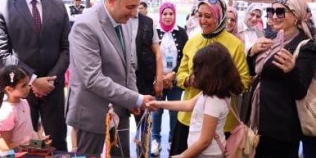 محافظ دمياط يُطلق إشارة بدء فاعليات اليوم الثقافى لمحافظة دمياط