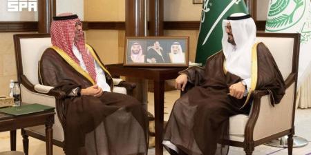 نائب أمير مكة يطلع على إنجازات محافظة جدة