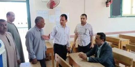 رئيس مركز بلاط بالوادى الجديد يتابع جاهزية لجان الثانوية العامة للامتحانات