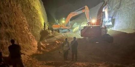 مصرع 3 عمال بينهم طفلان فى انهيار جزئى بجبل داخل محجر بالسويس