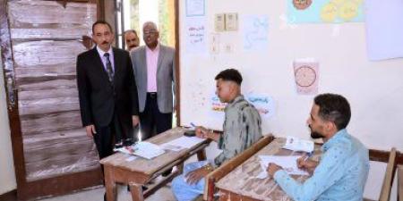 محافظ سوهاج يتفقد لجان الثانوية العامة بمدارس حى غرب وأخميم وحى شرق.. فيديو