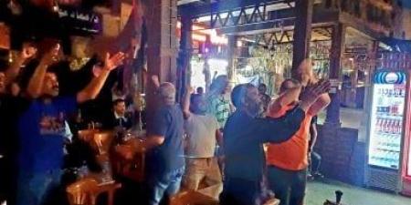 شاهد فرحة جماهير أسوان بالهدف الثانى لمنتخب مصر