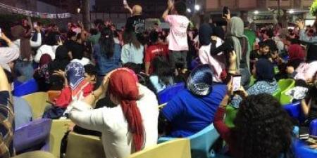 احتفالات جنونية بنادي بلدية المحلة بعد تقدم المنتخب بأقدام محمد صلاح.. فيديو