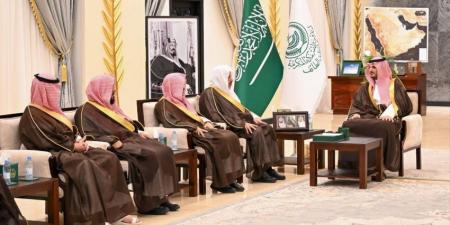 محافظ الطائف ينوه ببرامج «الداخلية» لتعزيز الأمن الفكري