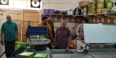 ضبط كميات من المواد الغذائية مجهولة المصدر بسيدى سالم فى كفر الشيخ