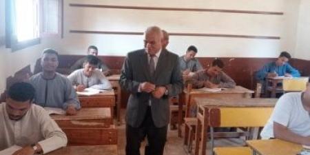انضباط فى امتحان اللغة الإنجليزية لطلاب العلمي بالثانوية الأزهرية بسوهاج