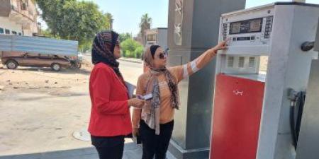 مديرية التموين بالإسماعيلية تضبط محطة وقود خلطت بنزين 92 بـ80.. صور
