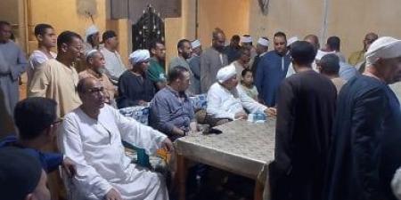 ساحة الطيب بالأقصر تشهد جلسة مصالحة عرفية بين عائلتى الحساسنة والهوارة.. صور