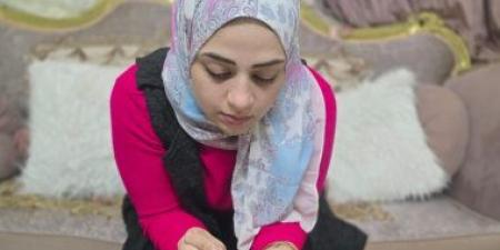 قصة نجاح منة الإسكندانى فى تصنيع المشغولات اليدوية من الخرز بالمحلة