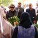 محافظ الوادى الجديد تتفقد مبادرة "معا ضد الغلاء" بالوحدة المحلية لمركز الخارجة