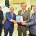 محافظ أسيوط ونائب رئيس جامعة الأزهر يسلمان 140 سماعة لـ70 طفلا من ضعاف السمع