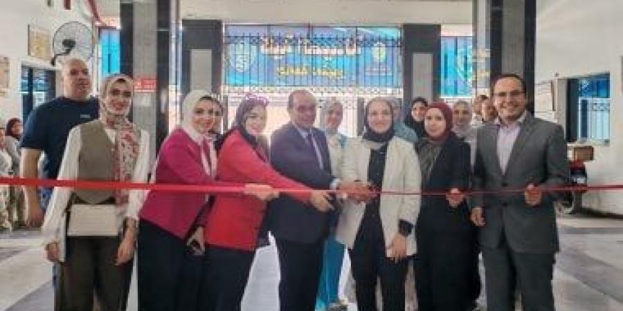 كلية الصيدلة بدمنهور تختتم فعاليات يوم لمناقشة مشروعات بحثية وملصقات علمية