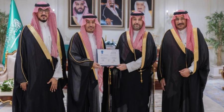 نائب أمير الحدود الشمالية يهنئ معهد التعدين بمناسبة الاعتماد المؤسسي الكامل