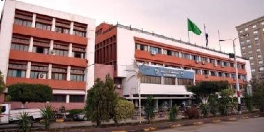 بين النفى والتأكيد.. 3 أطفال يزعمون طرد والدهم وزوجته الجديدة لهم في الشارع
