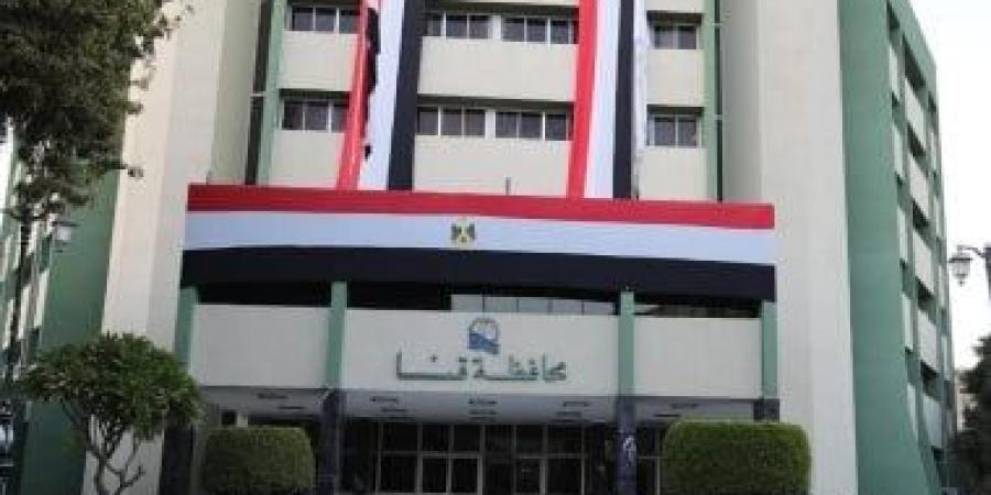 قنا تواصل إجراءات صرف تعويضات أسر الشهداء ومصابى الحروب