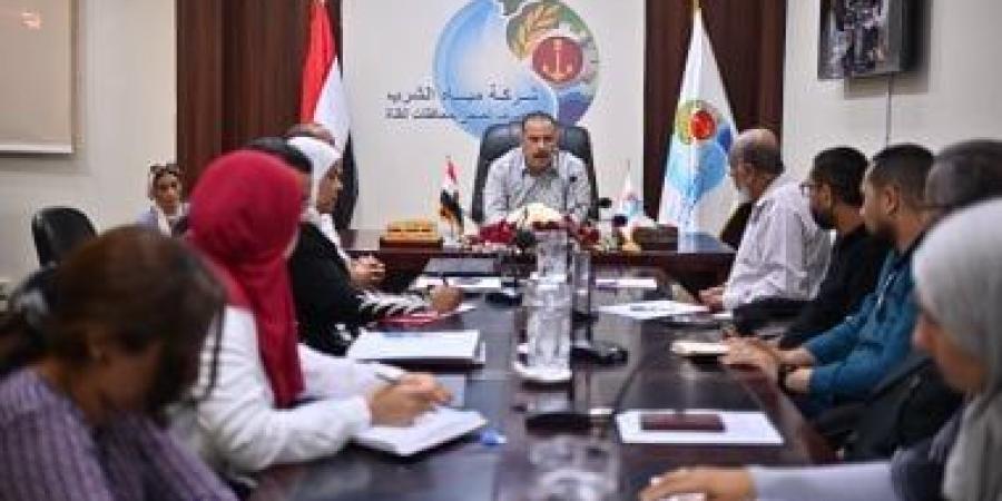 رئيس مياه القناة يناقش خطط الإحلال والتجديد لمياه الشرب والصرف الصحي