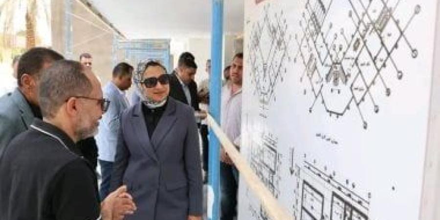 محافظ الوادى الجديد تتفقد أعمال إنشاء المعهد العالى لتكنولوجيا المعلومات