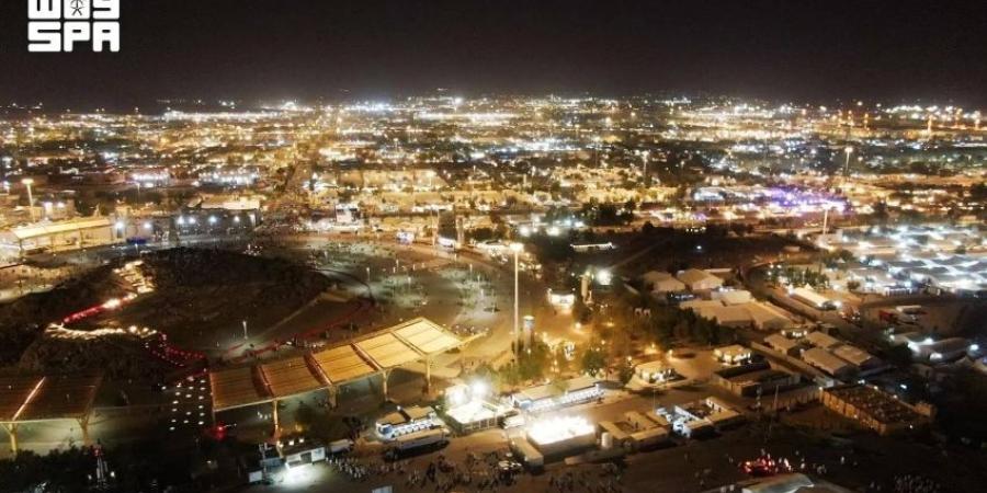 البلديات والإسكان: أكثر من 20 ألف وحدة إنارة تُضيء مشعر عرفات