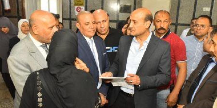 محافظ أسيوط يتفقد المستشفيات تزامنا مع عيد الأضحى